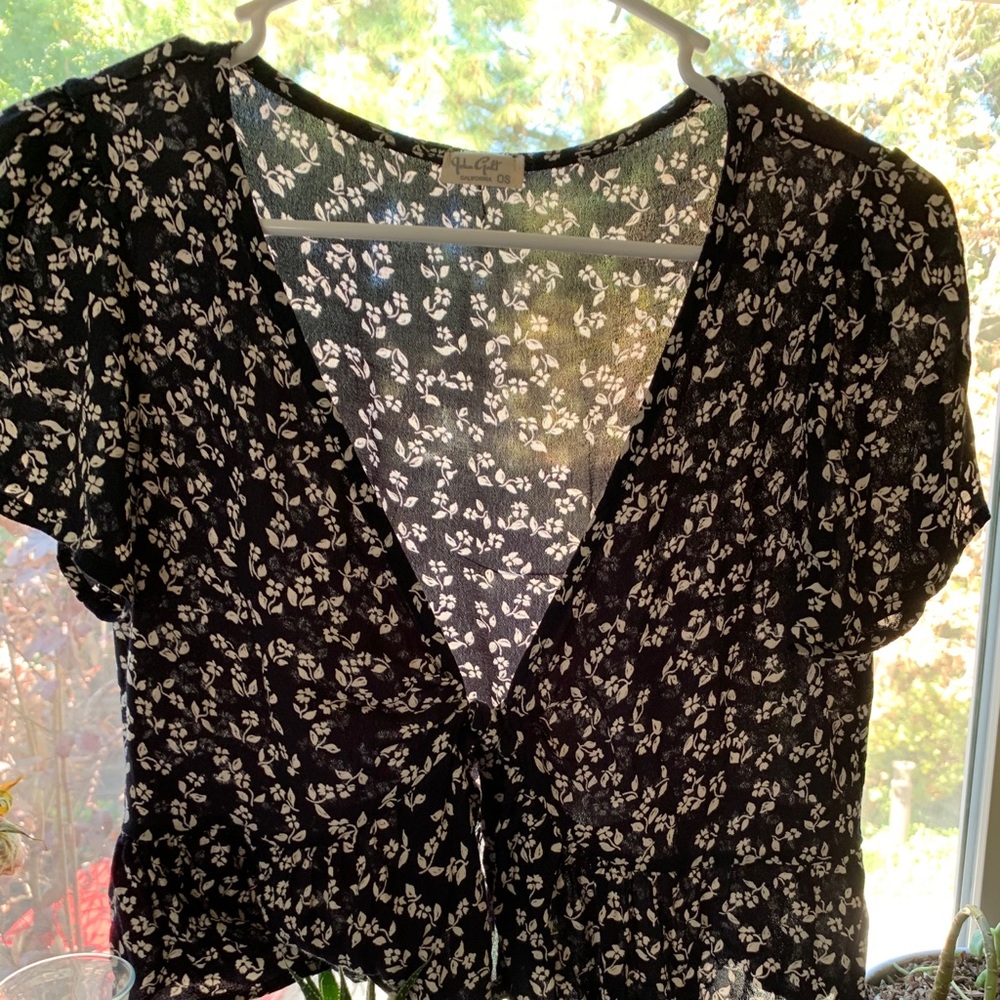 Brandy Melville tie front floral blouse